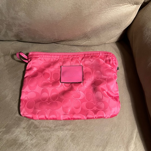Brand new Coach pink bigger bag - Picture 1 of 9